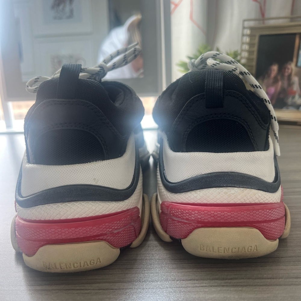 Balenciaga Red and Black Sneakers - Picture 5 of 5